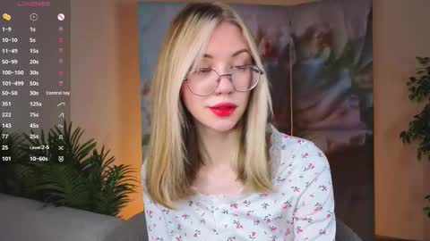 Snapshot of odelyncure chatting on 02.05.26 Lynna online show from 02.05.26