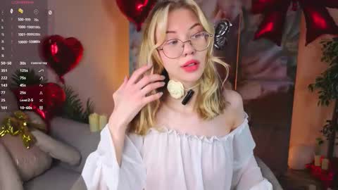 Snapshot of odelyncure chatting on 02.14.26 Lynna online show from 02.14.26