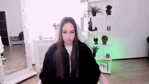 Snapshot of odium_ chatting on 04.16.26 Nikki online show from 04.16.26