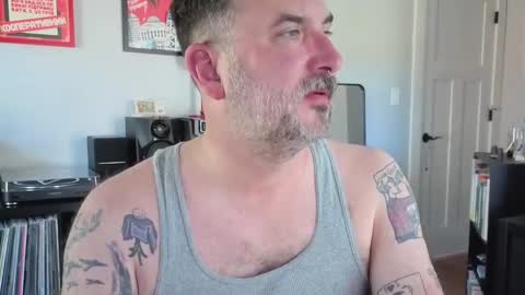 Snapshot of office_dad chatting on 09.12.25 Office Dad online show from 09.12.25