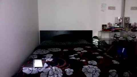 Snapshot of ognemomonies chatting on 04.14.26 ognemomonies online show from 04.14.26