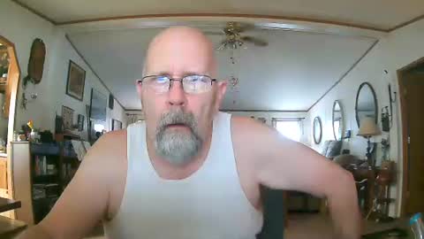 Maximus No Mo online show from 12.20.25