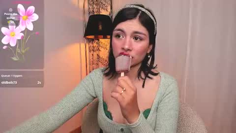  Holly  online show from 10.08.25