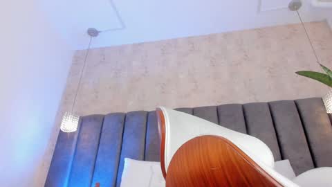 Holly online show from 03.11.25