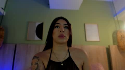 Holly online show from 04.14.26