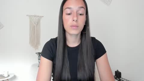 Snapshot of ohanna_ chatting on 12.03.24 ohanna_ online show from 12.03.24