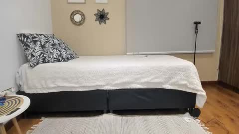 Snapshot of ohanna_ chatting on 12.22.24 ohanna_ online show from 12.22.24