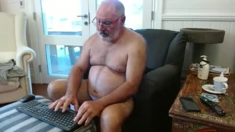 Snapshot of ohjonny55 chatting on 04.18.26 Ohjonny online show from 04.18.26
