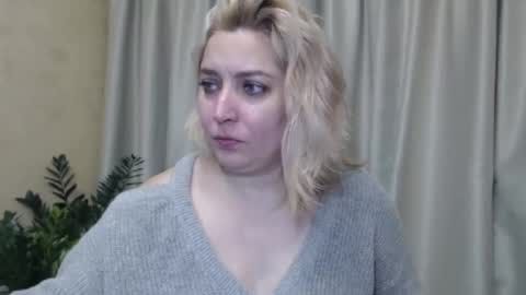 Snapshot of ohsweetiren chatting on 12.10.24 Iren online show from 12.10.24