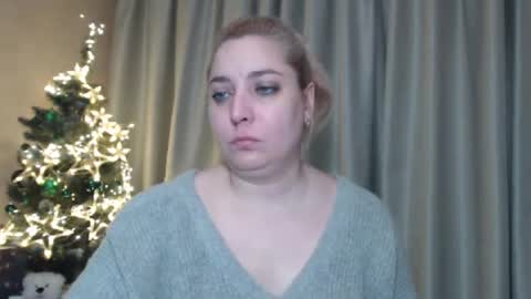 Snapshot of ohsweetiren chatting on 12.28.24 Iren online show from 12.28.24