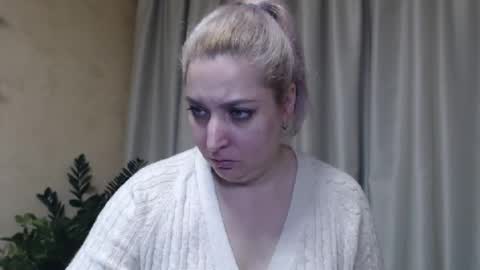 Snapshot of ohsweetiren chatting on 01.25.25 Iren online show from 01.25.25