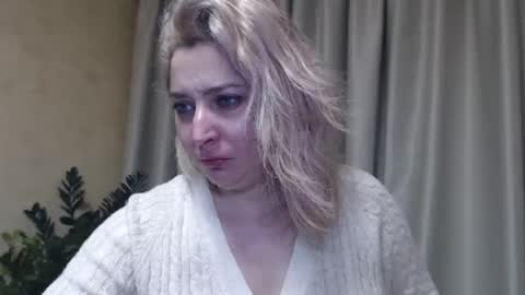 Snapshot of ohsweetiren chatting on 02.01.25 Iren online show from 02.01.25