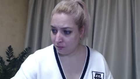 Snapshot of ohsweetiren chatting on 02.05.25 Iren online show from 02.05.25