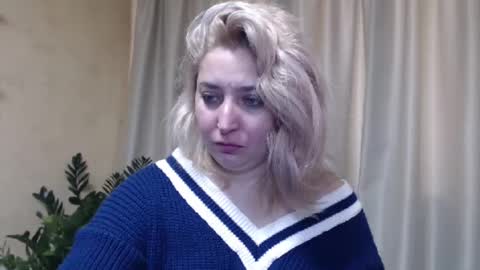 Snapshot of ohsweetiren chatting on 02.11.25 Iren online show from 02.11.25