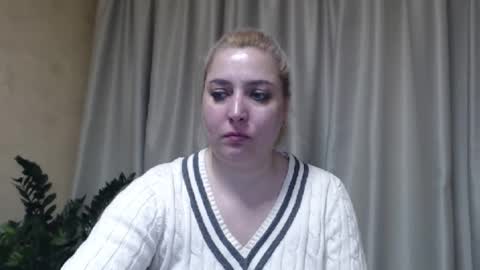 Snapshot of ohsweetiren chatting on 03.09.25 Iren online show from 03.09.25