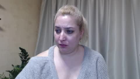 Snapshot of ohsweetiren chatting on 03.11.25 Iren online show from 03.11.25