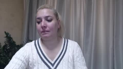 Snapshot of ohsweetiren chatting on 10.26.25 Iren online show from 10.26.25