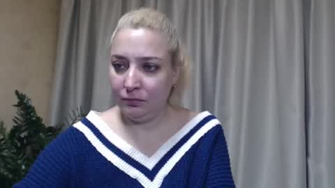 Snapshot of ohsweetiren chatting on 10.30.25 Iren online show from 10.30.25