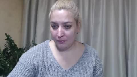 Snapshot of ohsweetiren chatting on 11.02.25 Iren online show from 11.02.25