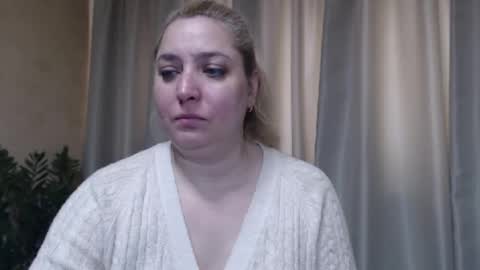 Snapshot of ohsweetiren chatting on 03.10.26 Iren online show from 03.10.26