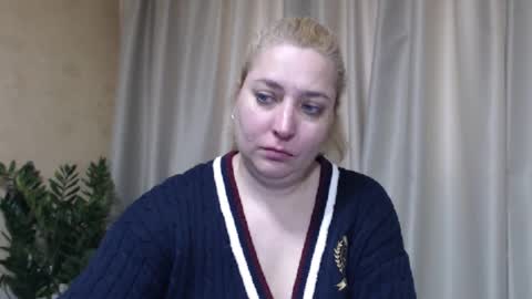 Snapshot of ohsweetiren chatting on 03.22.26 Iren online show from 03.22.26