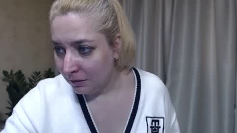 Snapshot of ohsweetiren chatting on 03.26.26 Iren online show from 03.26.26