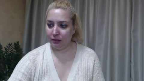 Snapshot of ohsweetiren chatting on 04.16.26 Iren online show from 04.16.26