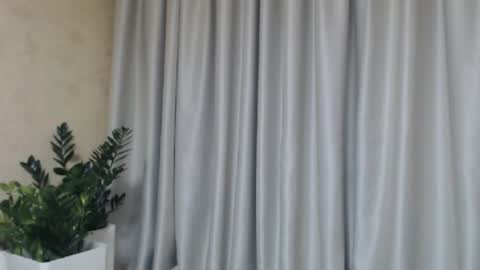 Snapshot of ohsweetmari chatting on 01.26.25 Mari online show from 01.26.25