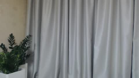 Snapshot of ohsweetmari chatting on 01.29.25 Mari online show from 01.29.25