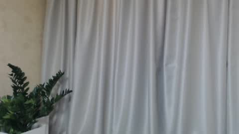 Snapshot of ohsweetmari chatting on 02.23.25 Mari online show from 02.23.25