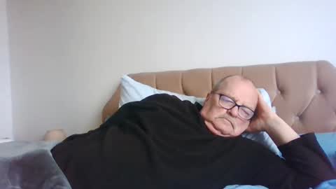 Snapshot of old_fkr chatting on 01.05.25 old_fkr online show from 01.05.25