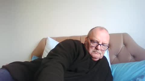 Snapshot of old_fkr chatting on 01.06.25 old_fkr online show from 01.06.25