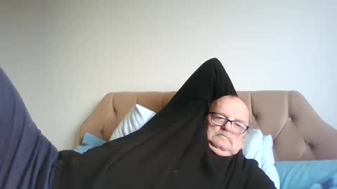 Snapshot of old_fkr chatting on 01.08.25 old_fkr online show from 01.08.25