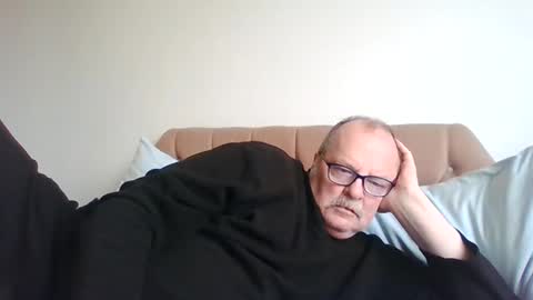 Snapshot of old_fkr chatting on 03.04.25 old_fkr online show from 03.04.25