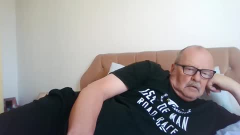 Snapshot of old_fkr chatting on 10.05.25 old_fkr online show from 10.05.25