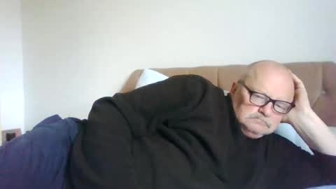 Snapshot of old_fkrr_ chatting on 09.11.25 old_fkrr_ online show from 09.11.25