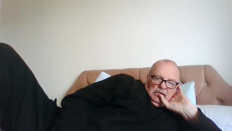 Snapshot of old_fkrr_ chatting on 10.10.25 old_fkrr_ online show from 10.10.25