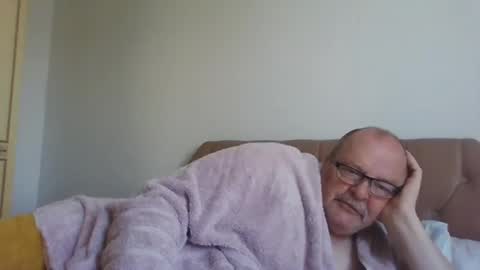 Snapshot of old_fkrr_ chatting on 06.24.26 old_fkrr_ online show from 06.24.26