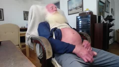 Snapshot of oldfucker9 chatting on 10.11.25 oldfucker9 online show from 10.11.25