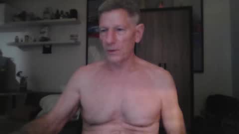 Snapshot of oldgeorge chatting on 09.10.25 George online show from 09.10.25