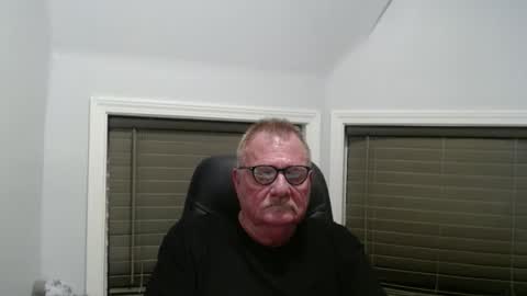 Snapshot of oldguybigd chatting on 05.01.26 oldguybigd online show from 05.01.26