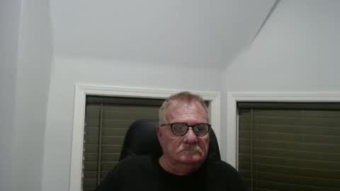 Snapshot of oldguybigd chatting on 05.15.26 oldguybigd online show from 05.15.26