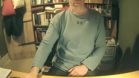 Snapshot of oldhairybastard chatting on 01.01.25 oldhairybastard online show from 01.01.25