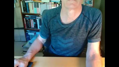 Snapshot of oldhairybastard chatting on 05.27.26 oldhairybastard online show from 05.27.26