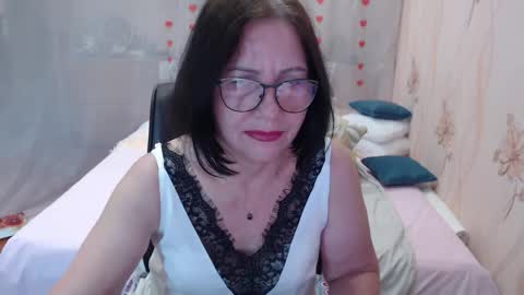 OlgaHottie online show from 10.16.25