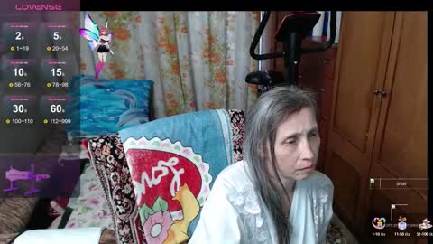 Snapshot of olguscha chatting on 10.04.25 Olguscha online show from 10.04.25