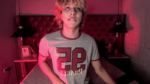 Snapshot of oliiverr22 chatting on 11.28.25 oliiverr22 online show from 11.28.25