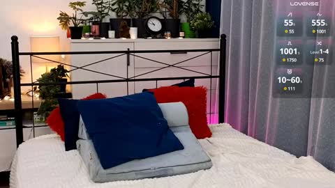 OliSunny Olivia online show from 12.29.24