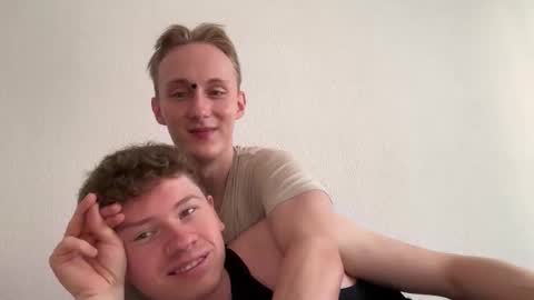 Snapshot of oliver_and_thomas chatting on 09.19.25 Oliver and Thomas online show from 09.19.25