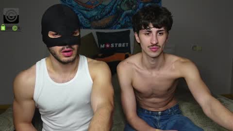 Snapshot of oliver_baker chatting on 01.28.25 Oliver Kaen online show from 01.28.25